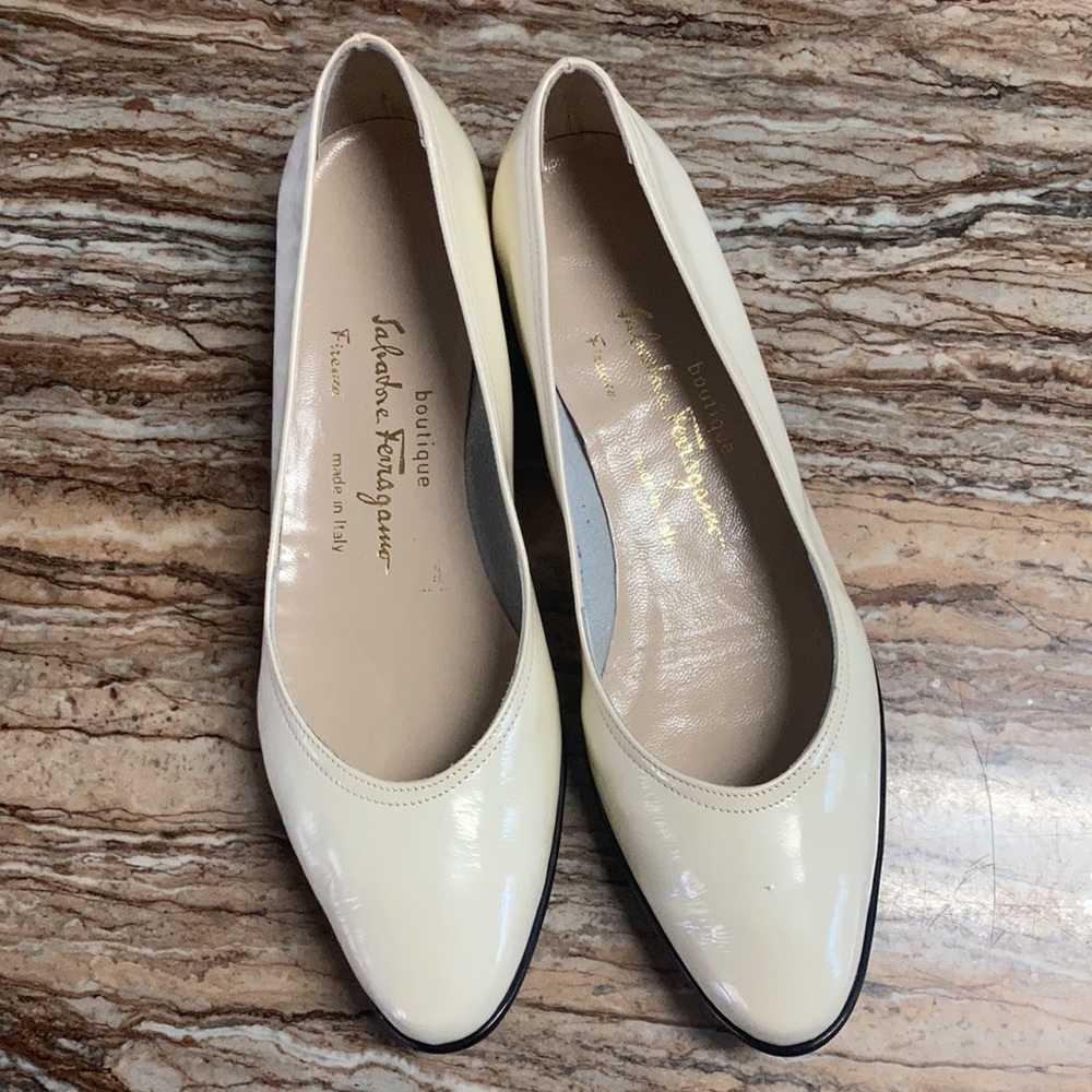 Salvatore Ferragamo Leather Vintage Off-White Slip-on Loafter Shoes Italy - Picture 5 of 9